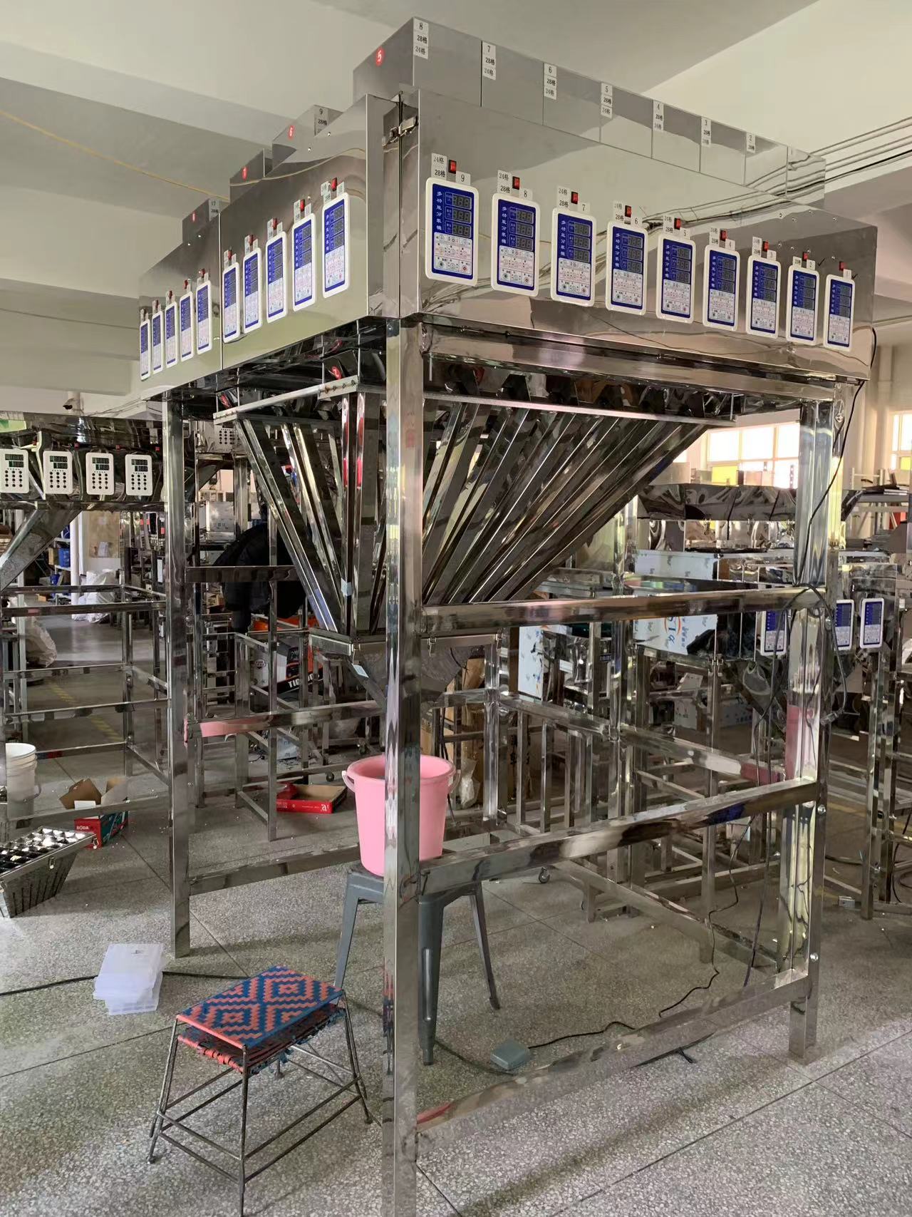 防静电泡大珠颗粒自动分装机异型格可定制