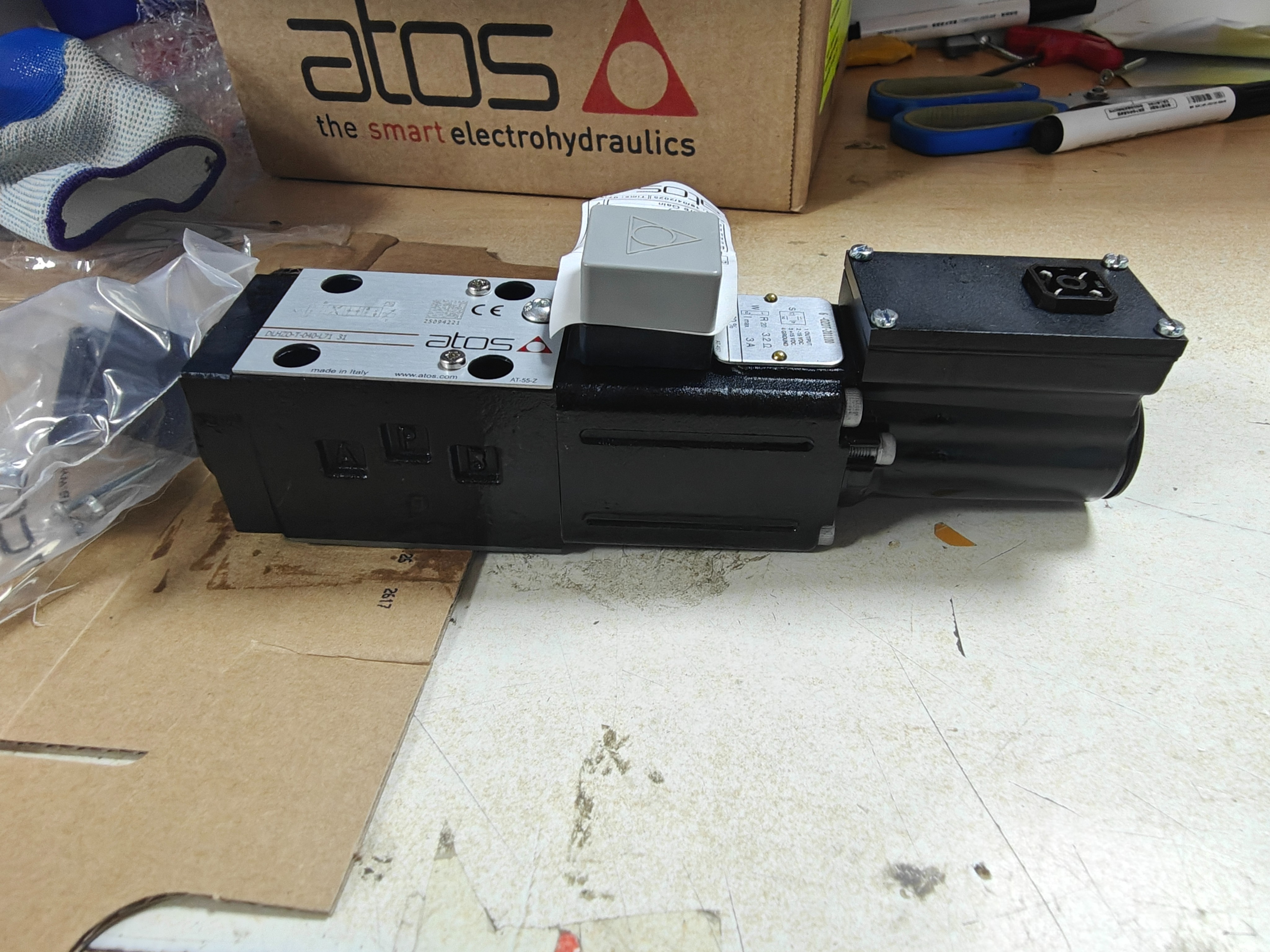 DLHZO-T-040-L71 31现货.jpg 原厂ATOS比例伺服阀DLHZO-T-040-L71 31上海维特锐有现货