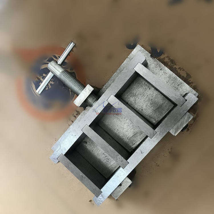 30×30×95钢筋锈蚀试模11.jpg 30×30×95钢筋锈蚀试模11.jpg