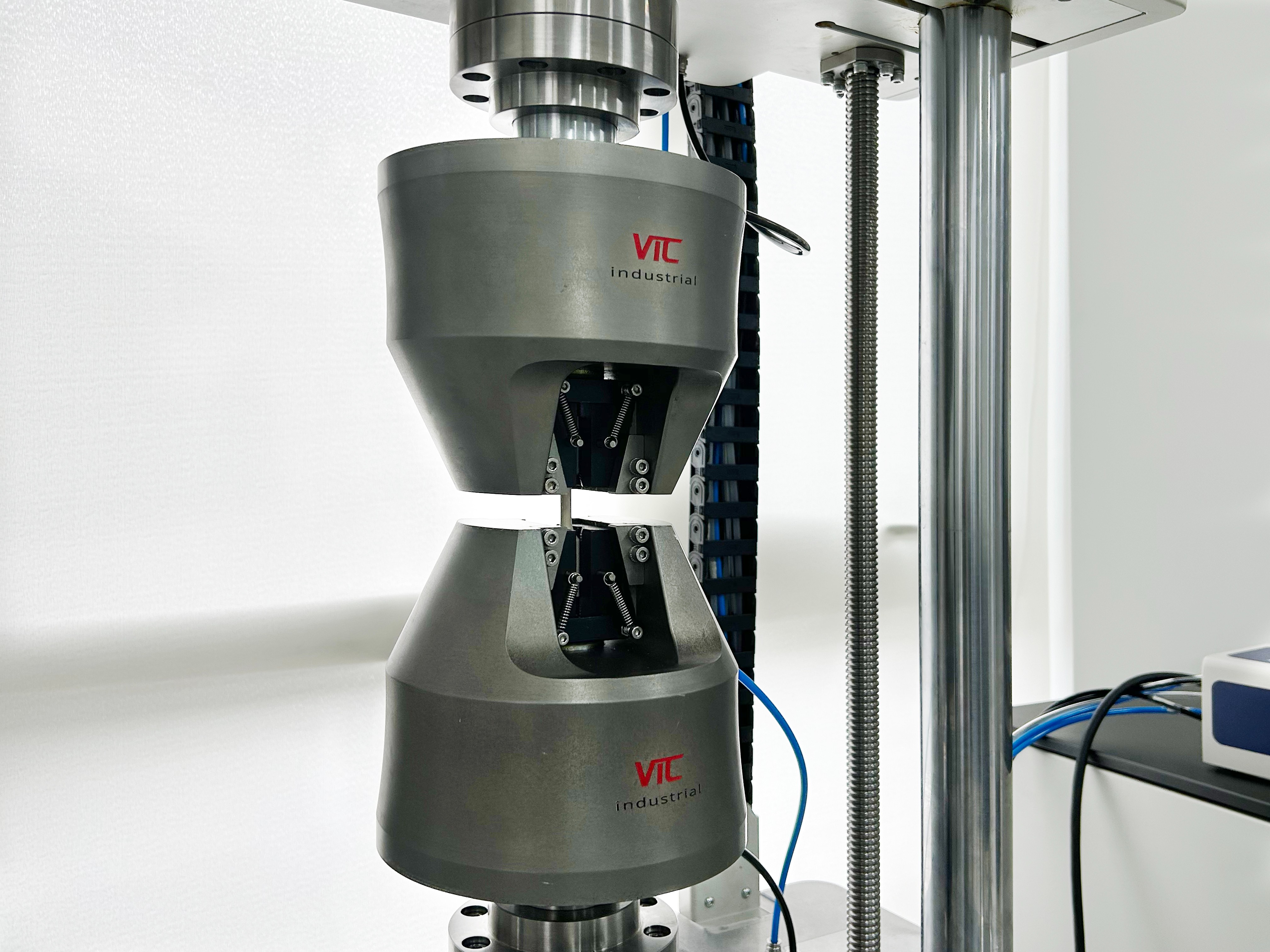 应用 |【PEEK材料】可精确控制频率的高频疲劳试验