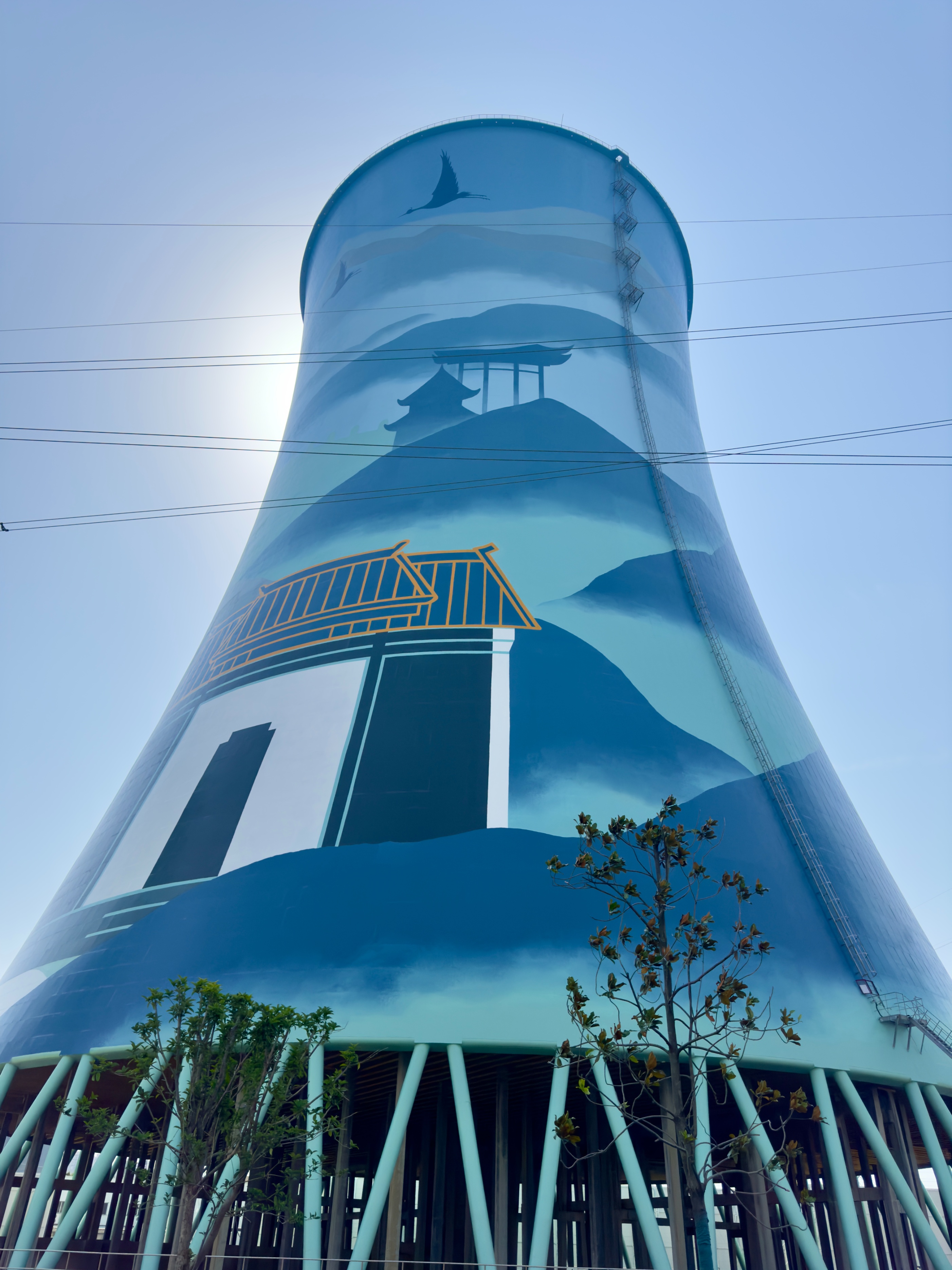 雙塔煥彩繪荊楚 宏順匠心筑綠標——荊州電廠冷卻塔成工業新名片